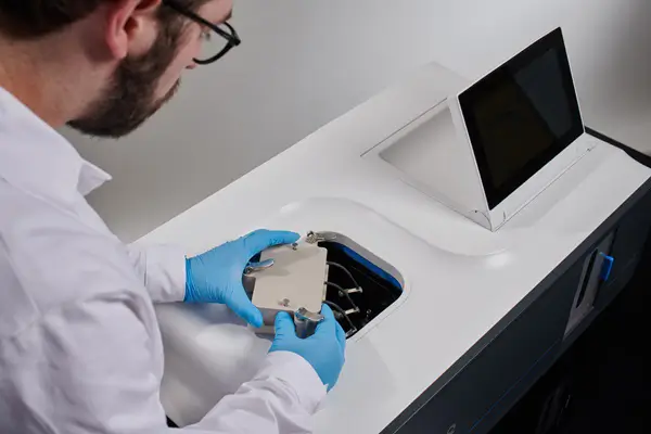 BioLector XT Microbioreactor - Analisando Amostragem - Dafratec